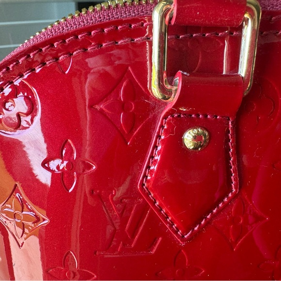 Louis Vuitton Alma red with LV all over gold hardware with two handles - Picture 10 of 10